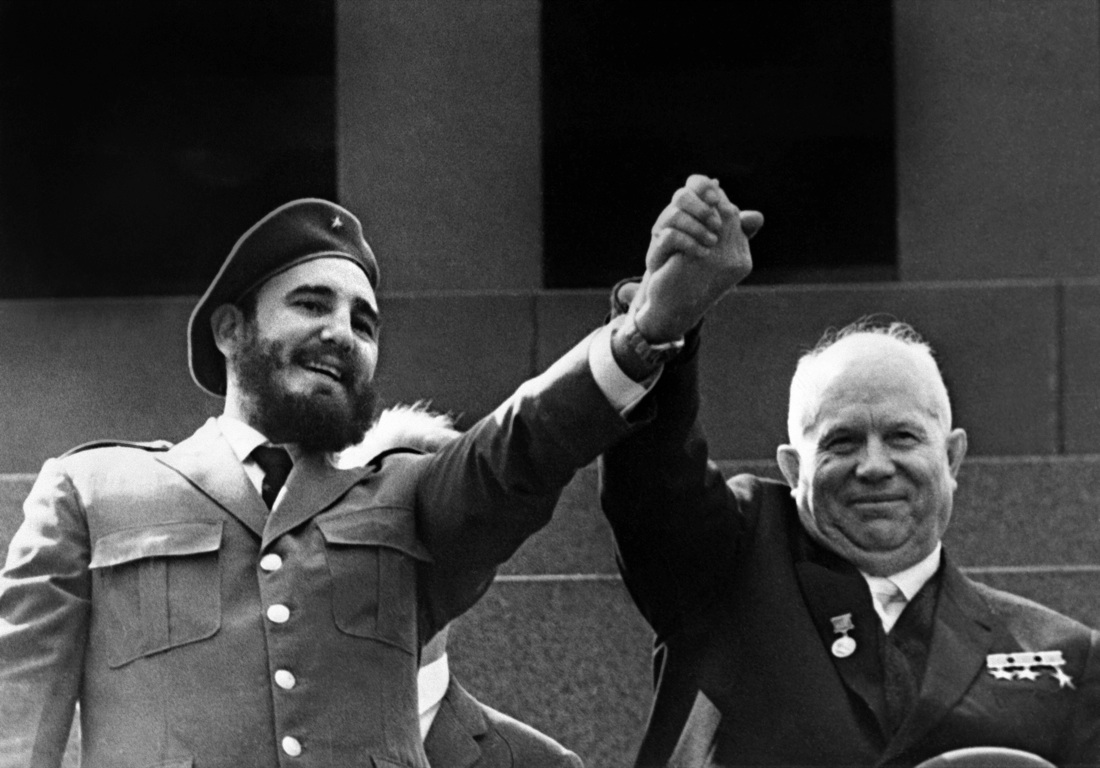 È morto Fidel Castro. La sua storia in foto