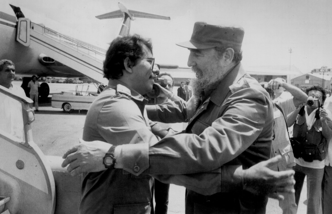 È morto Fidel Castro. La sua storia in foto