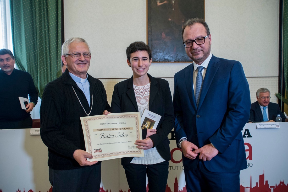 Consegnati a Trapani 300 libri per tre scuole – FOTO