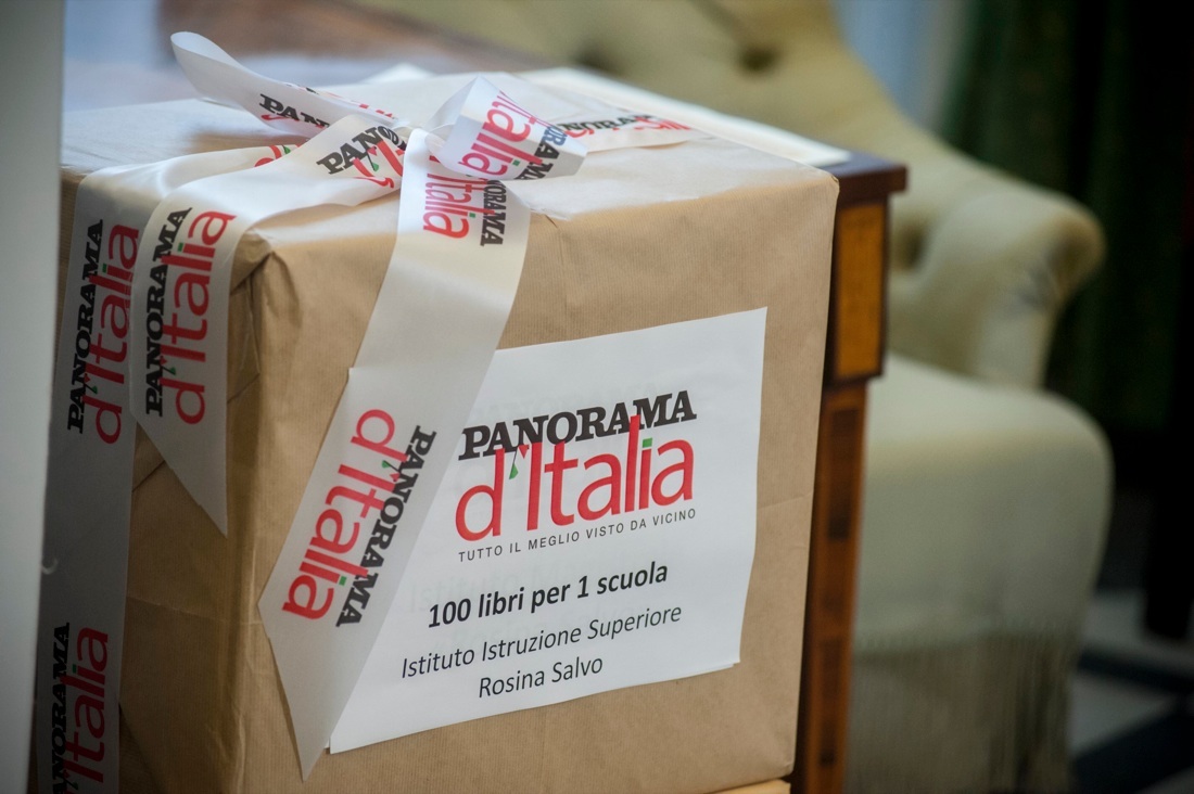 Consegnati a Trapani 300 libri per tre scuole – FOTO