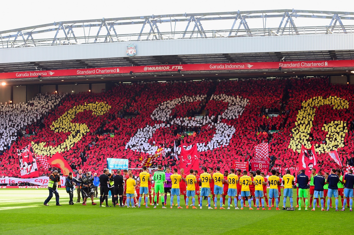 Steven Gerrard dà l’addio al calcio a 36 anni: storia di una leggenda
