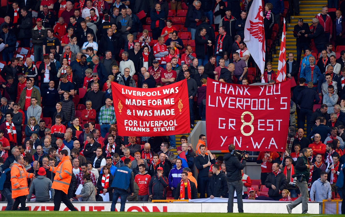 Steven Gerrard dà l’addio al calcio a 36 anni: storia di una leggenda