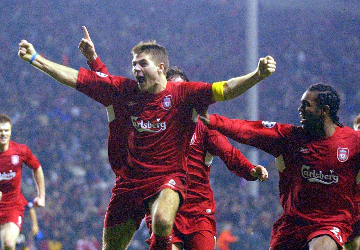 Steven Gerrard dà l’addio al calcio a 36 anni: storia di una leggenda