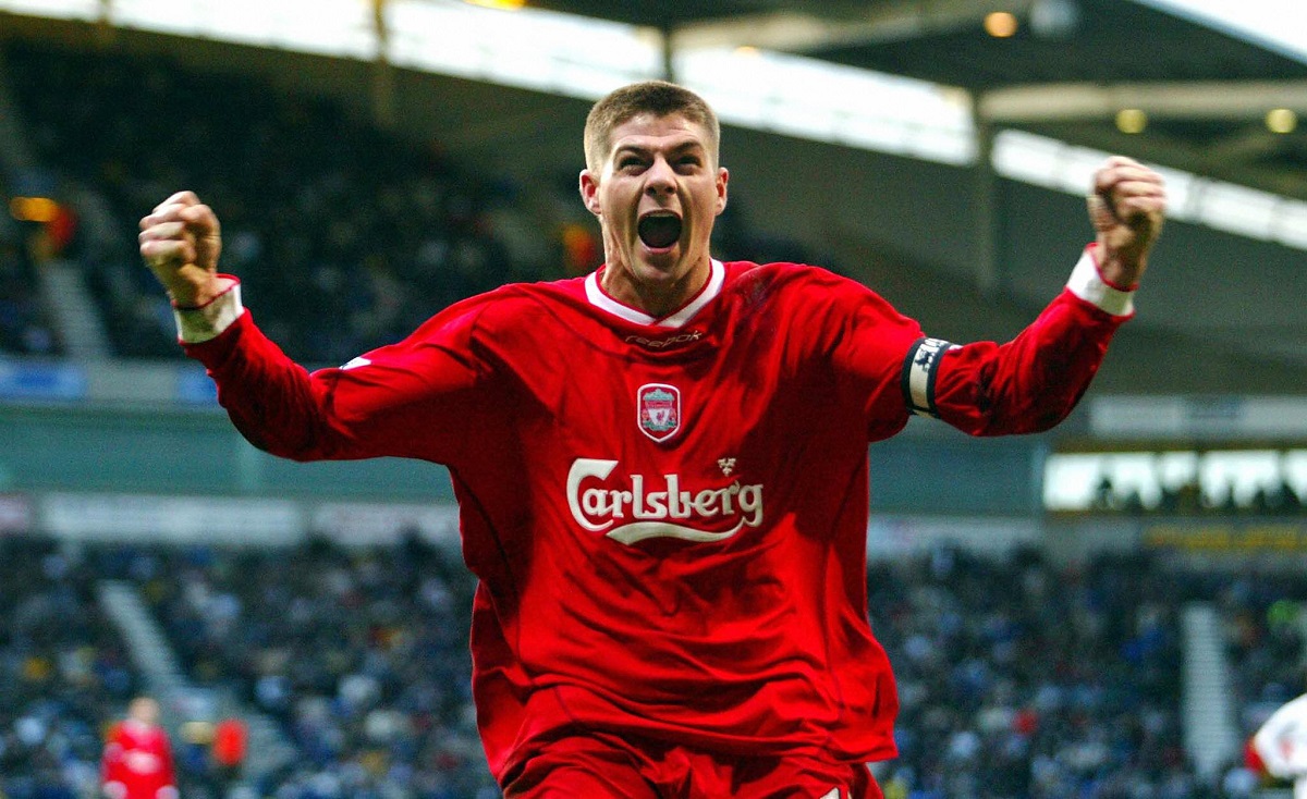 Steven Gerrard dà l’addio al calcio a 36 anni: storia di una leggenda