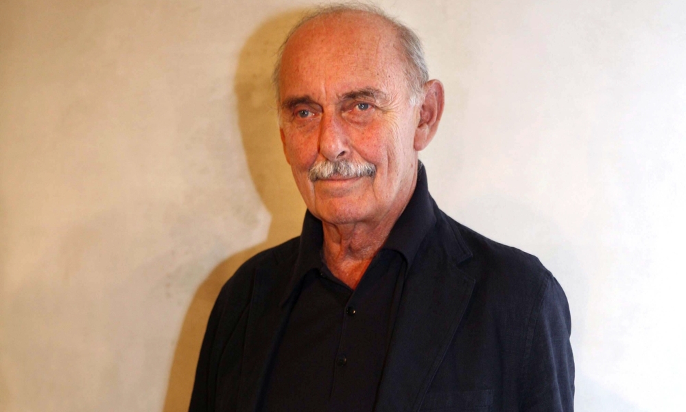 È morto Vittorio Sermonti. Che sosteneva: “Essere fuori moda vi farà vivere meglio” È morto Vittorio Sermonti. Che sosteneva: “Essere fuori moda vi farà vivere meglio”