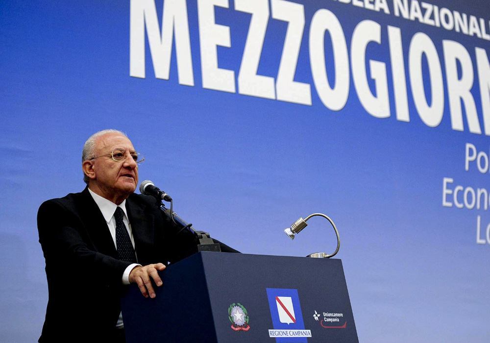 De Luca: “Io, colpevole di reato di battuta” De Luca: “Io, colpevole di reato di battuta”