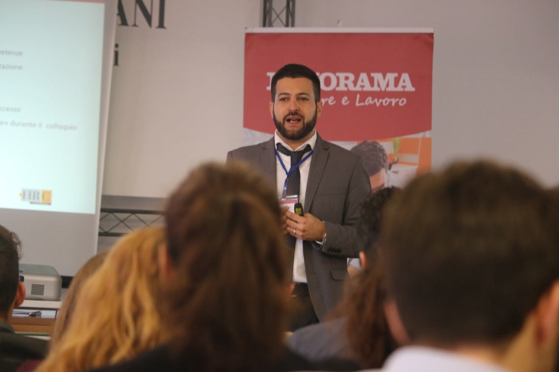 Trapani: come cercare lavoro e farsi assumere – FOTO e VIDEO Trapani: come cercare lavoro e farsi assumere – FOTO e VIDEO