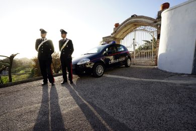 Pozzuoli: 18 anni per aver dato fuoco alla compagna