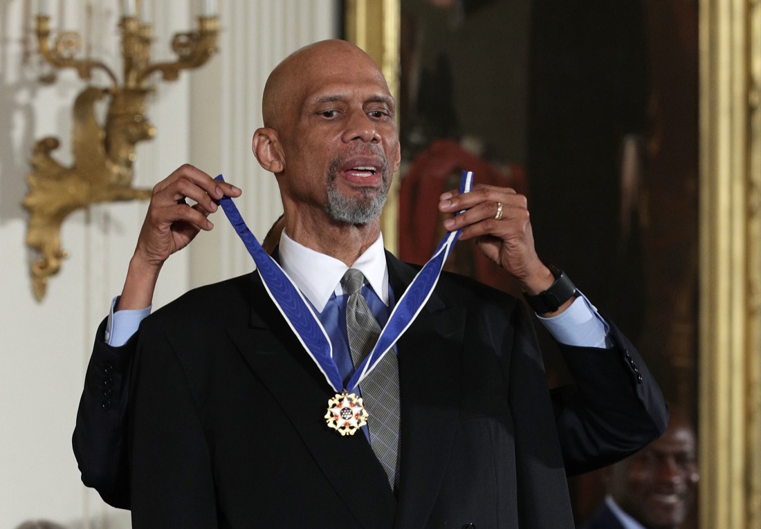 Obama premia gli eroi della sua America – FOTO Obama premia gli eroi della sua America – FOTO