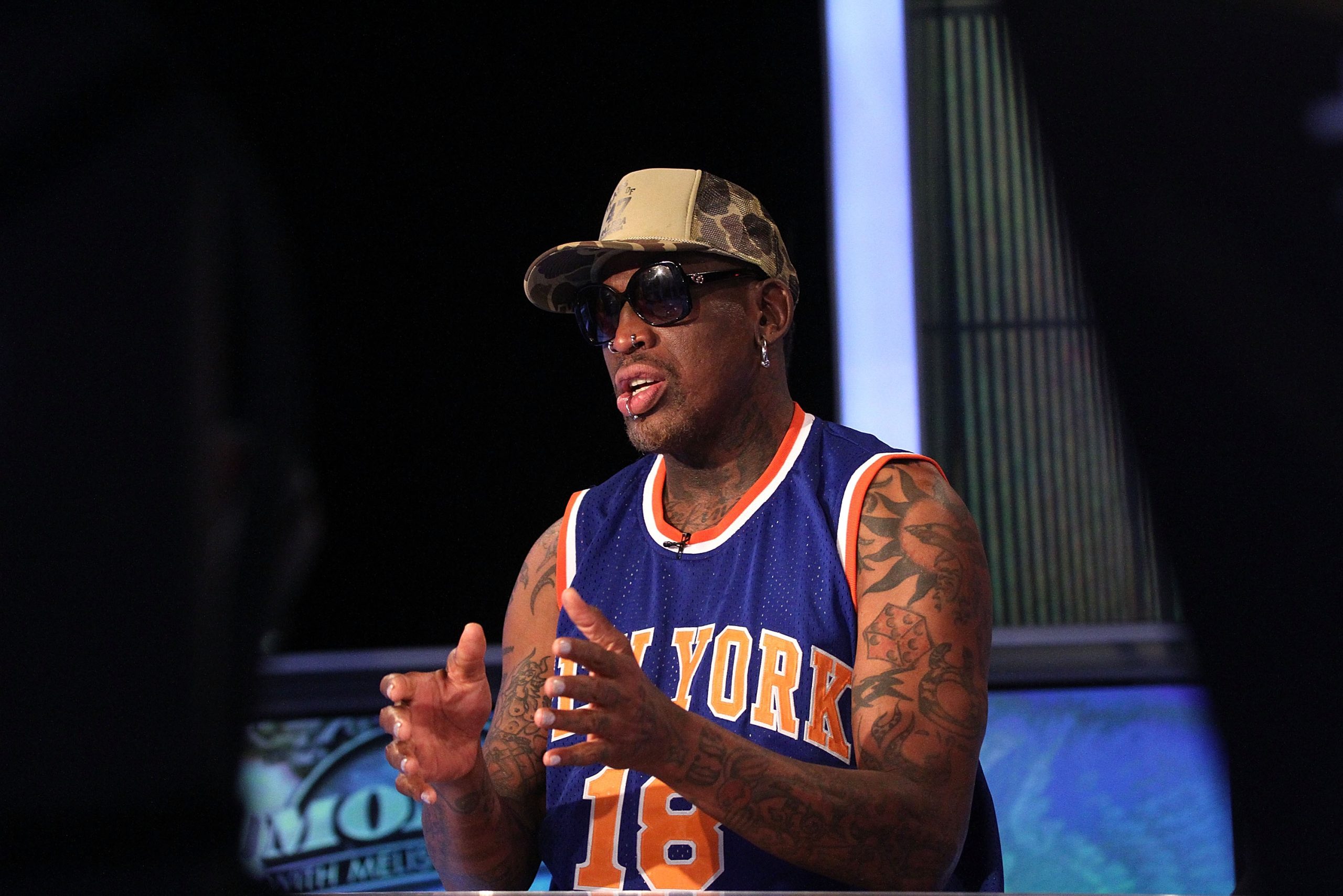 L’ex stella Nba Dennis Rodman nei guai: beccato contromano in autostrada L’ex stella Nba Dennis Rodman nei guai: beccato contromano in autostrada