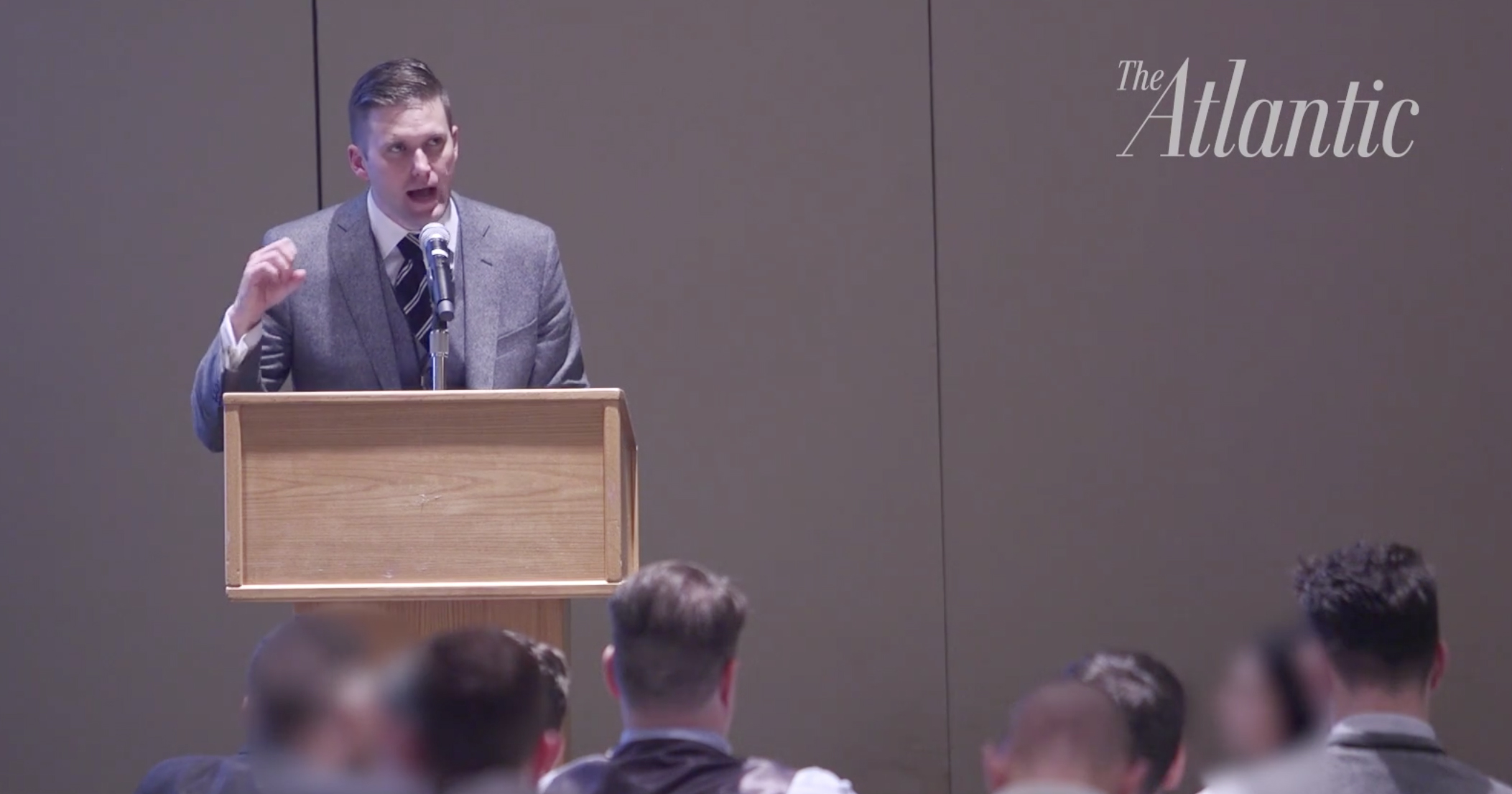 I saluti nazisti per celebrare Donald Trump I saluti nazisti per celebrare Donald Trump