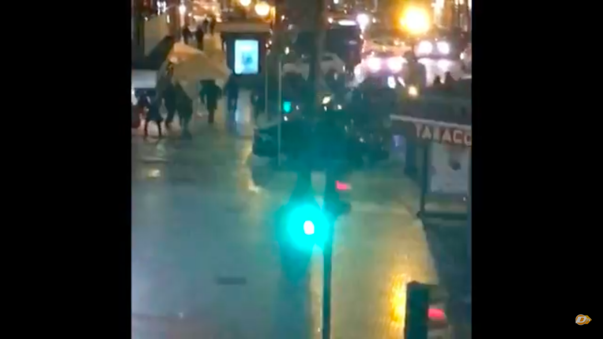 Galleria foto 'Siviglia, tifosi juventini aggrediti con i coltelli: c’è un ferito grave' - foto 9