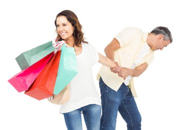 Lei fa shopping, lui va nella “husband nursery”