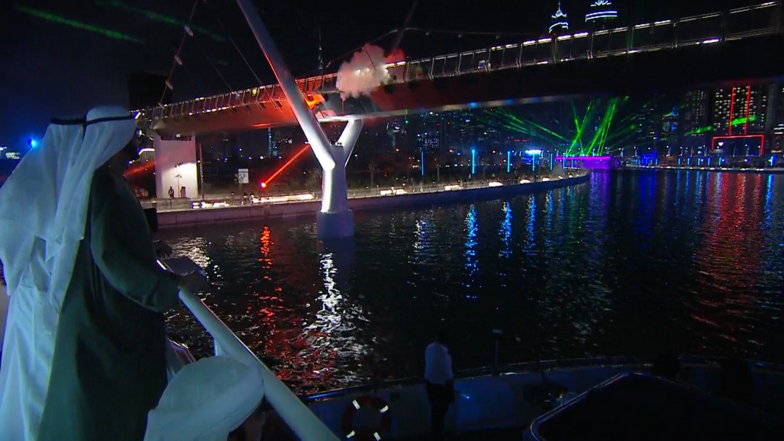 Dubai: lo Sceicco inaugura il Canale sull’acqua da mille e una notte Dubai: lo Sceicco inaugura il Canale sull’acqua da mille e una notte