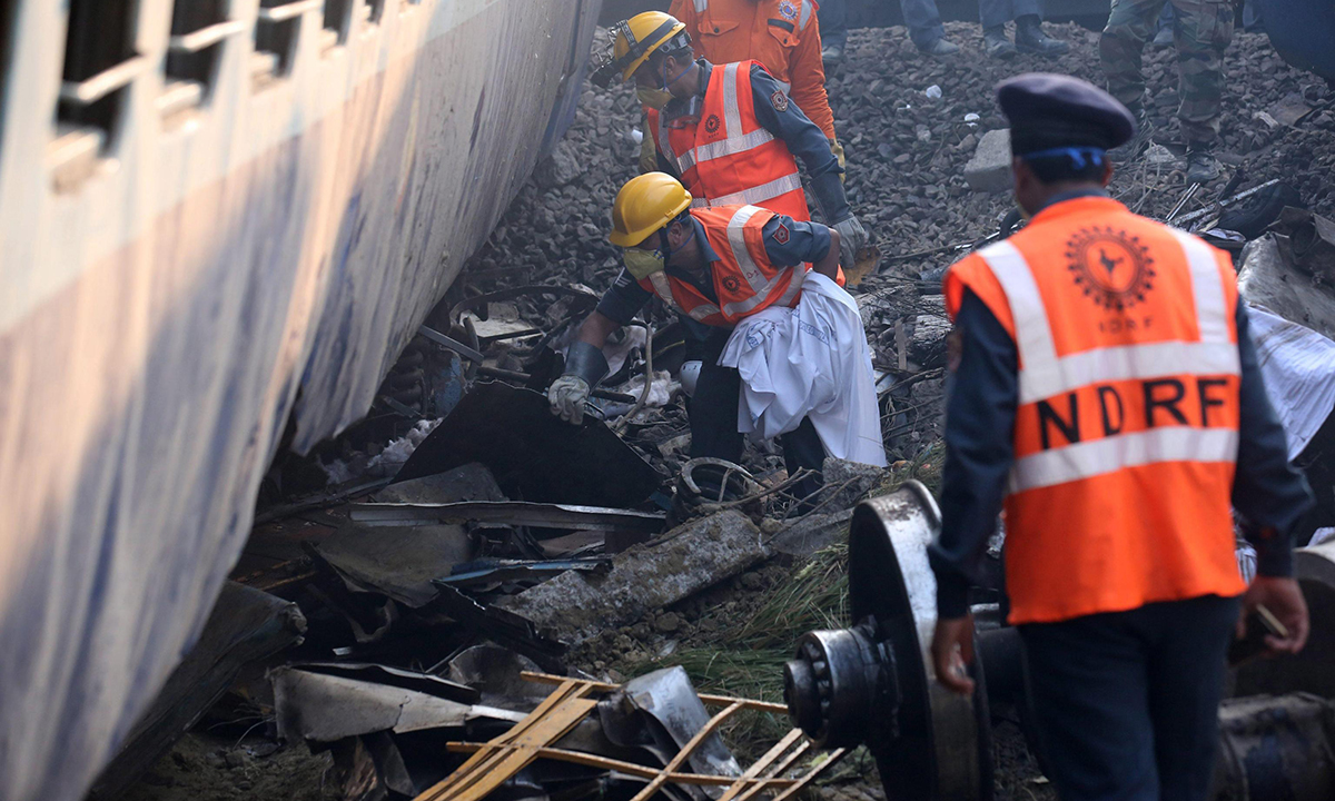 India: la strage del treno – FOTO