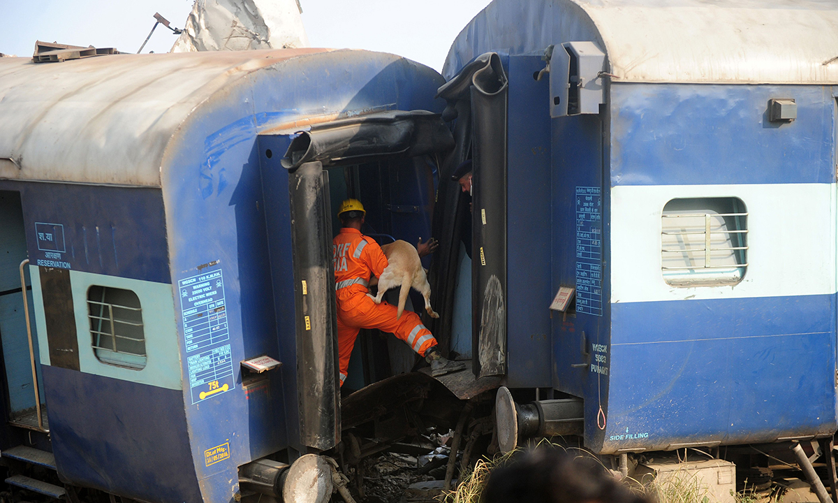 India: la strage del treno – FOTO