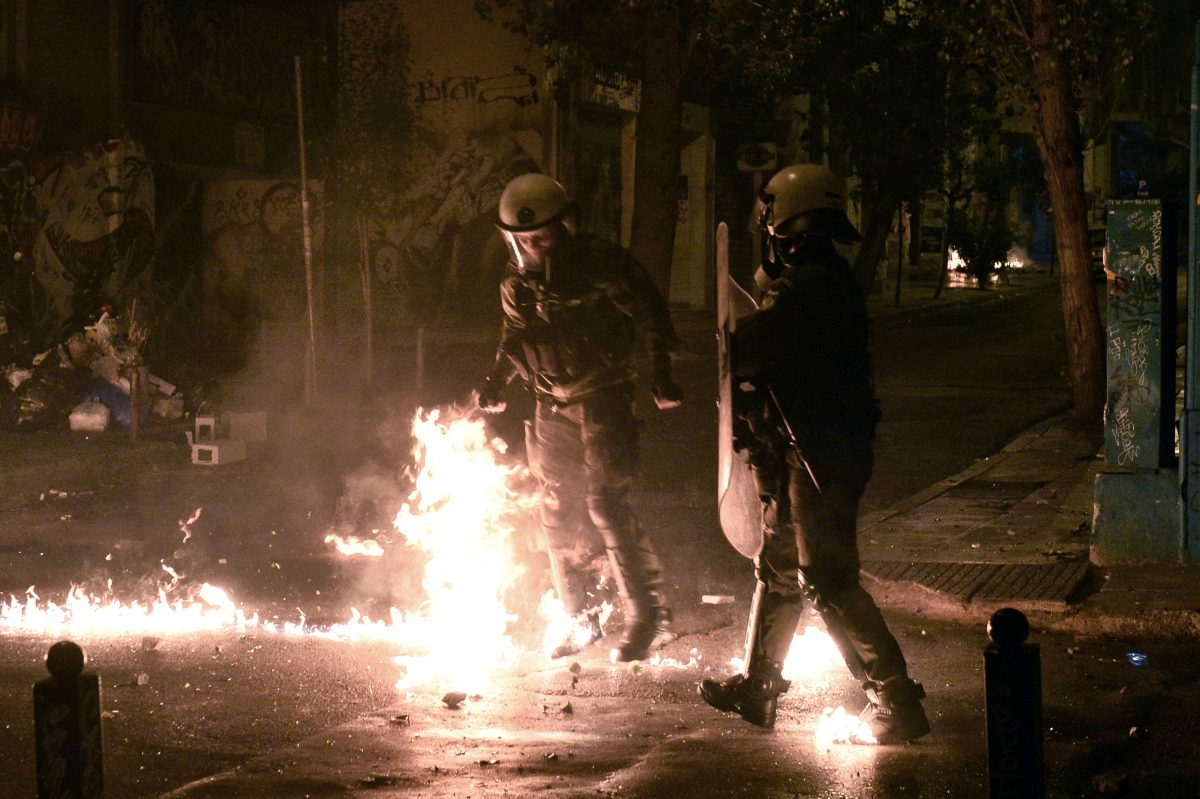 Gli scontri ad Atene durante la visita di Obama