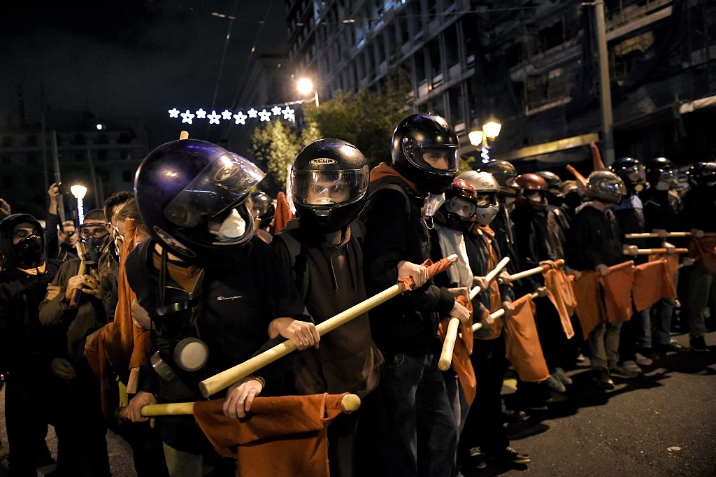 Gli scontri ad Atene durante la visita di Obama