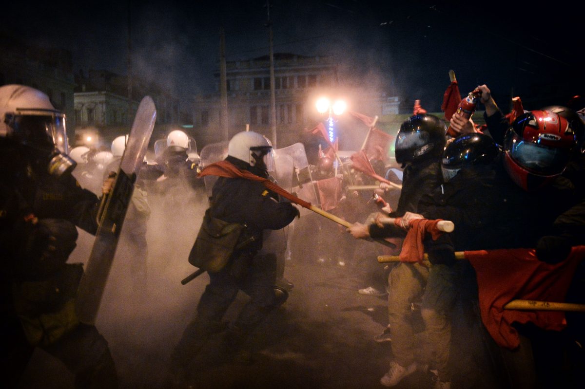 Gli scontri ad Atene durante la visita di Obama