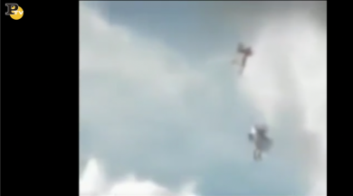 Angeli volano sui cieli di Roma | video