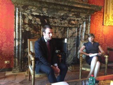 Presidenziali francesi 2017, Macron si candida: “Ce la possiamo fare”