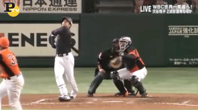 Incredibile fuoricampo: la palla oltre il tetto dello stadio