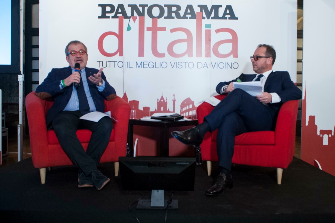 Roberto Maroni rilancia il referendum sull’autonomia lombarda – FOTO e VIDEO Roberto Maroni rilancia il referendum sull’autonomia lombarda – FOTO e VIDEO