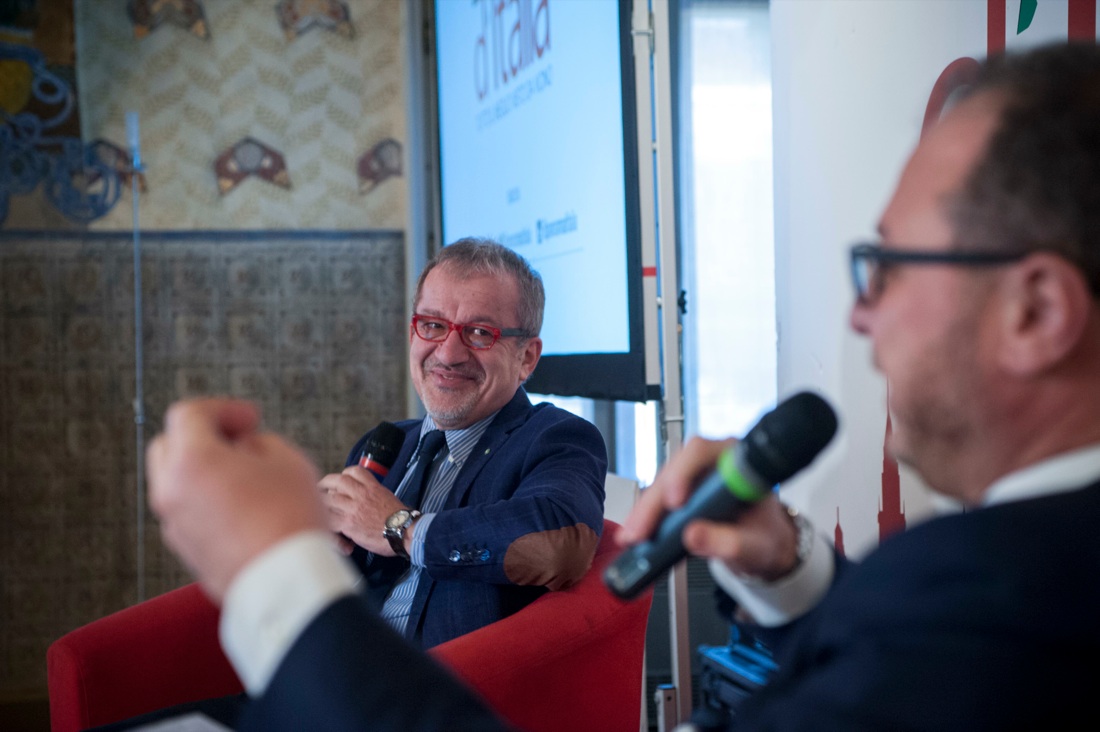 Roberto Maroni rilancia il referendum sull’autonomia lombarda – FOTO e VIDEO Roberto Maroni rilancia il referendum sull’autonomia lombarda – FOTO e VIDEO