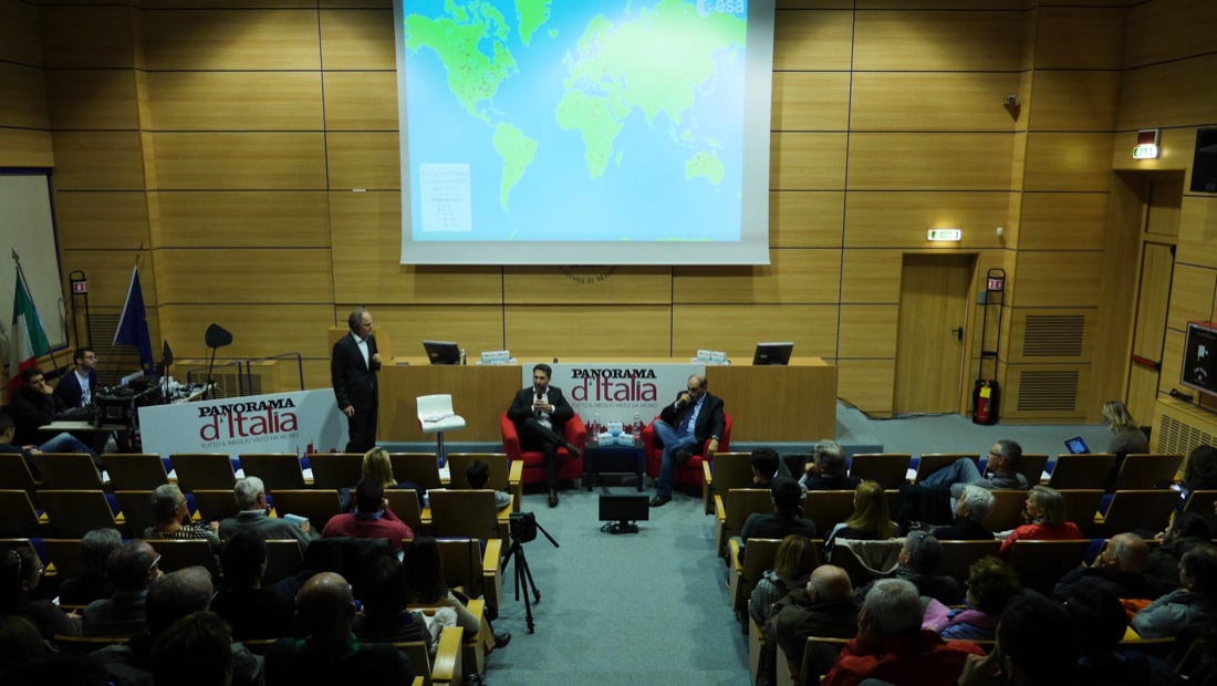 Viaggio nello spazio alla scoperta degli asteroidi – FOTO e VIDEO Viaggio nello spazio alla scoperta degli asteroidi – FOTO e VIDEO