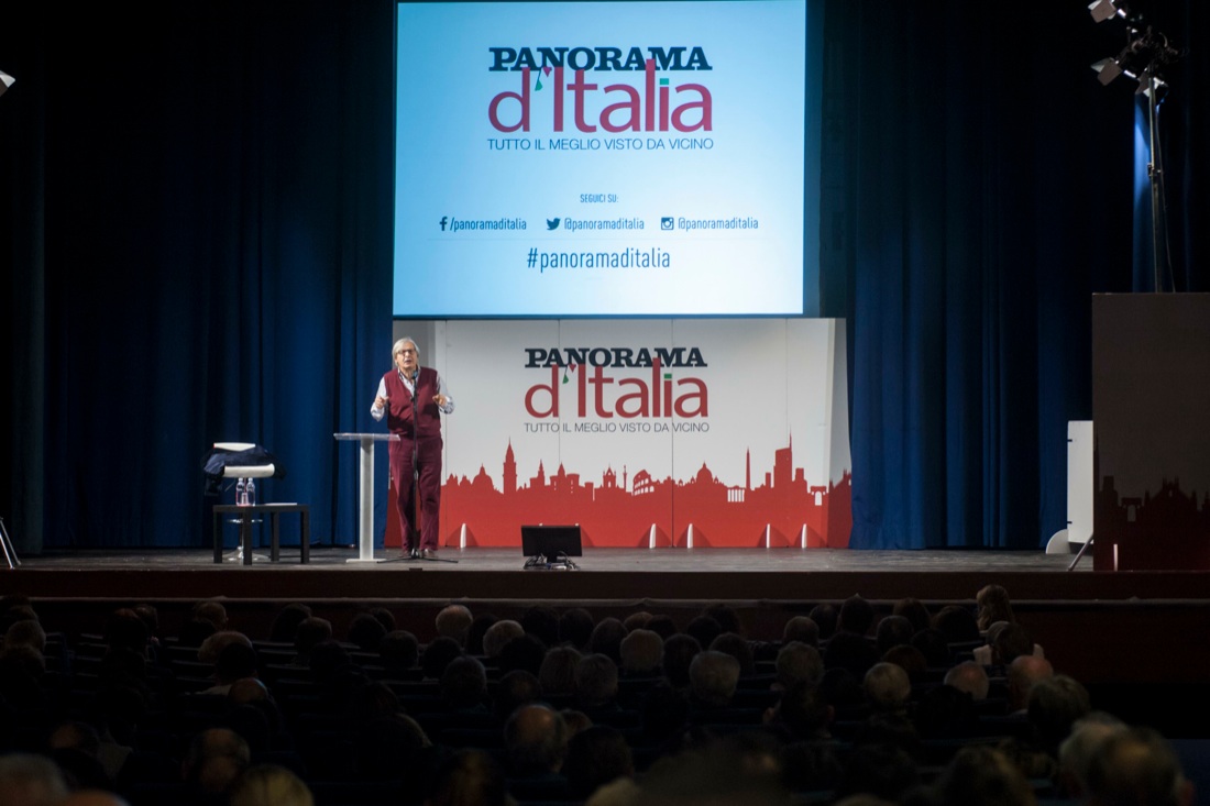 Vittorio Sgarbi mattatore a Mantova – FOTO e VIDEO Vittorio Sgarbi mattatore a Mantova – FOTO e VIDEO