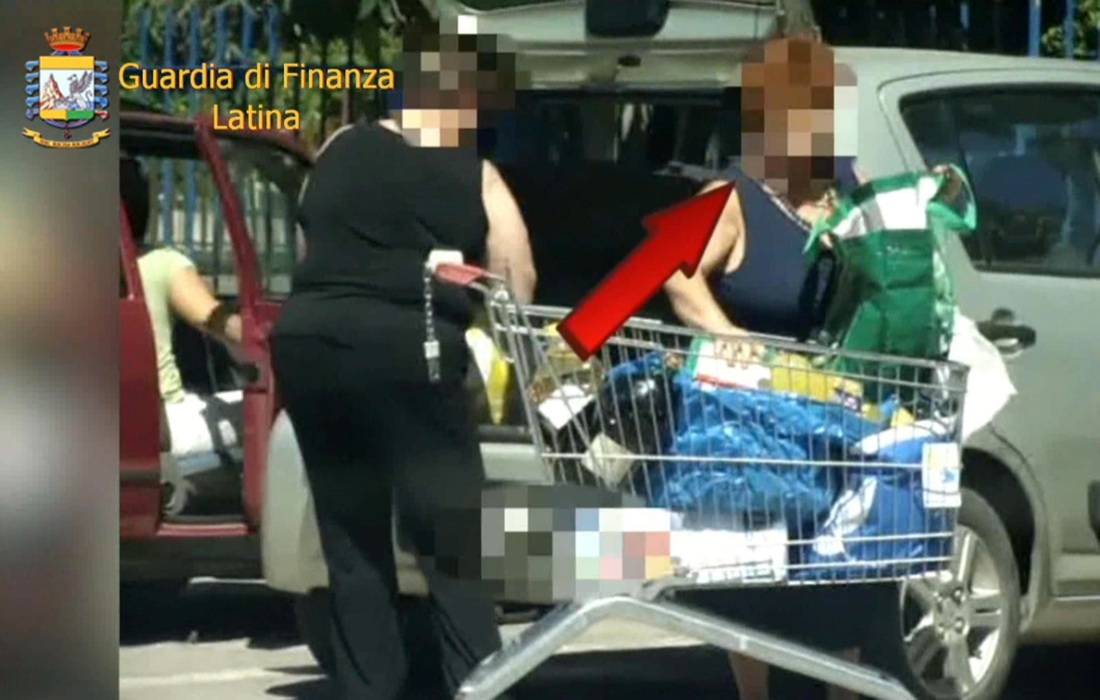 Falsi ciechi, così frodavano l’Inps – FOTO Falsi ciechi, così frodavano l’Inps – FOTO