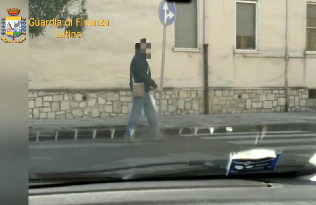 Falsi ciechi, così frodavano l’Inps – FOTO Falsi ciechi, così frodavano l’Inps – FOTO