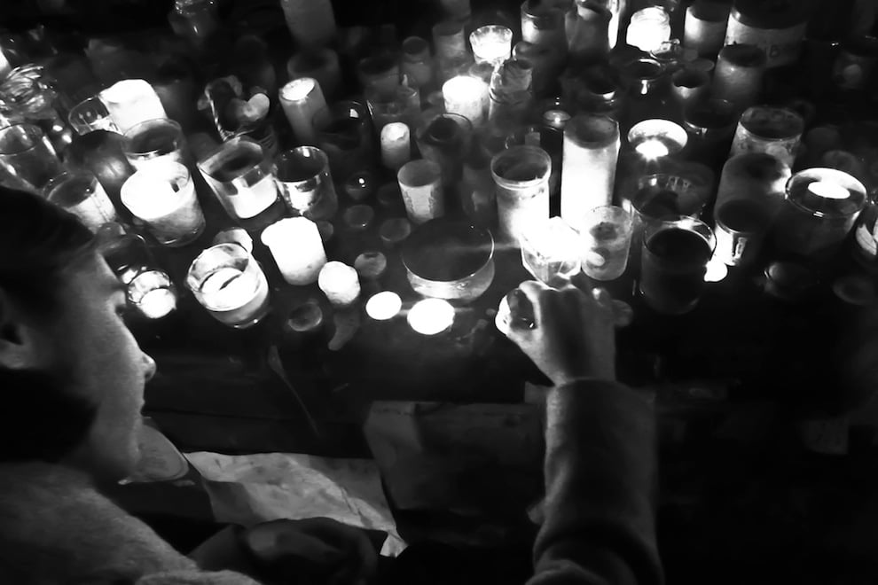 L’attacco dell’Isis a Parigi un anno dopo: “Les allumiers” – Foto