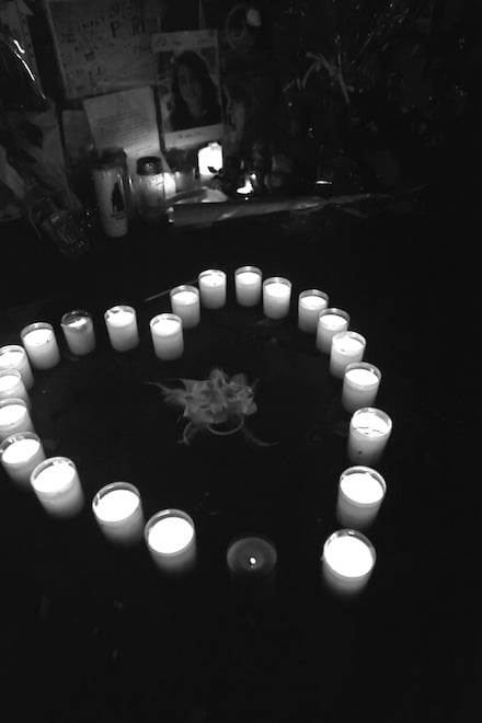 L’attacco dell’Isis a Parigi un anno dopo: “Les allumiers” – Foto