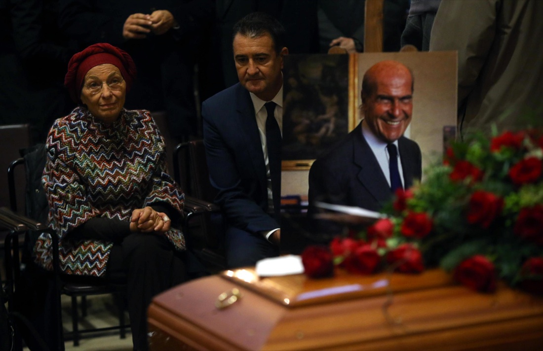 Umberto Veronesi, l’ultimo omaggio di Milano – FOTO