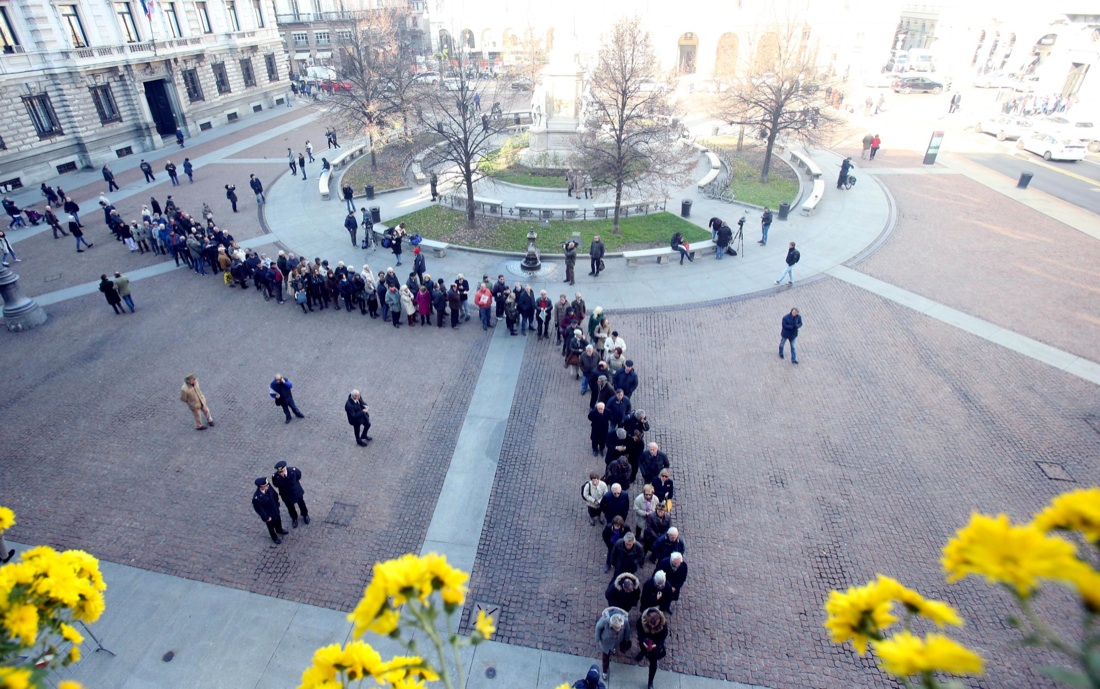 Umberto Veronesi, l’ultimo omaggio di Milano – FOTO