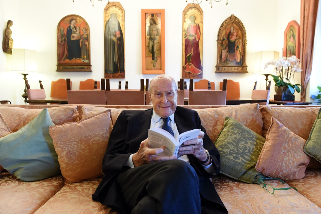 Umberto Veronesi, l’ultimo omaggio di Milano – FOTO