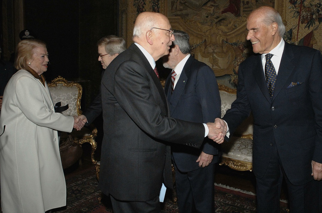 Umberto Veronesi, l’ultimo omaggio di Milano – FOTO