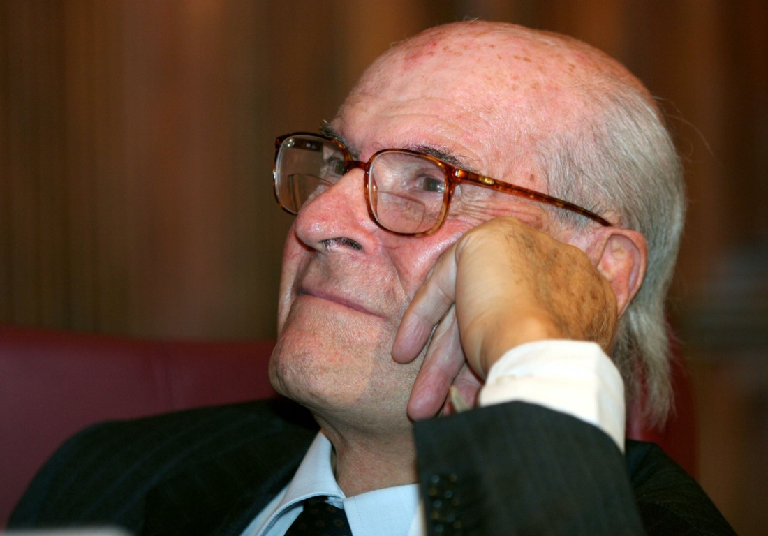 Umberto Veronesi, l’ultimo omaggio di Milano – FOTO