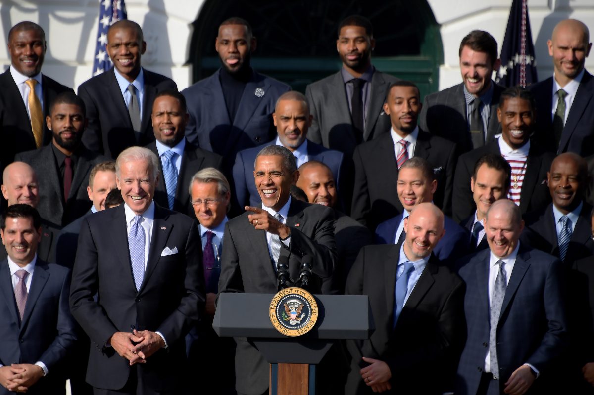 Galleria foto 'LeBron James e i Cavs in visita da Obama' - foto 4