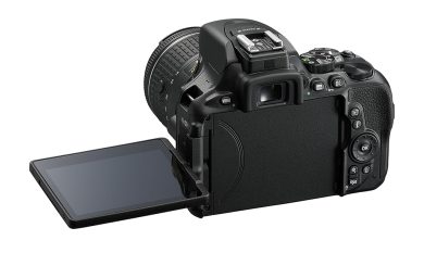 Nikon D5600, la reflex si è fatta smart