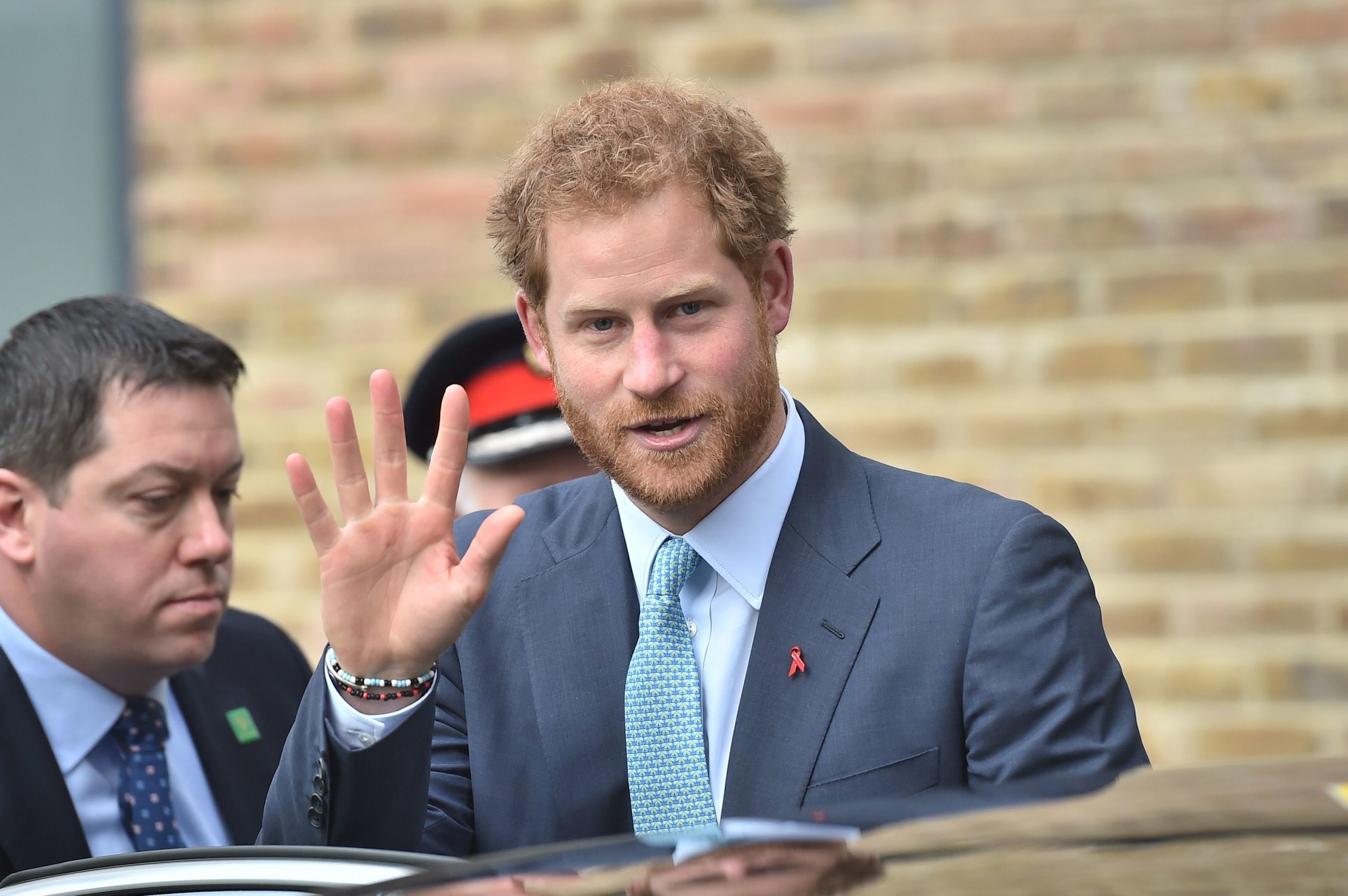 Il Principe Harry difende la nuova fidanzata Meghan Markle