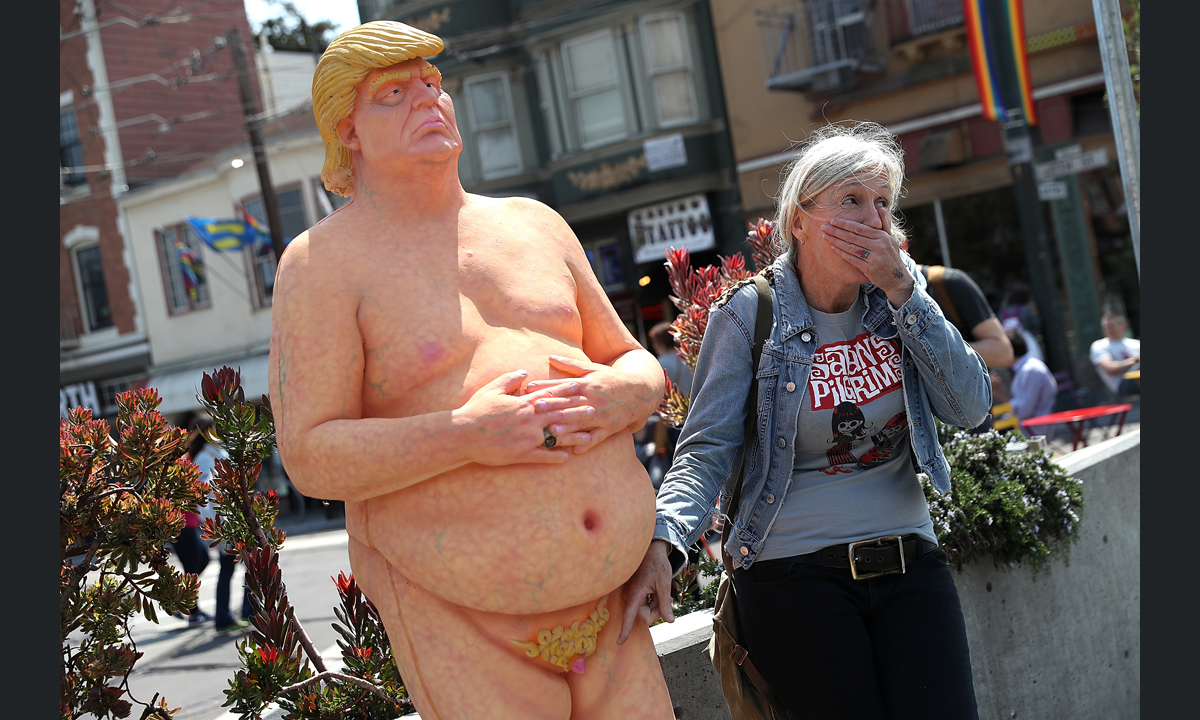 Hillary Clinton vs Donald Trump: il sarcasmo dei detrattori – Foto Hillary Clinton vs Donald Trump: il sarcasmo dei detrattori – Foto