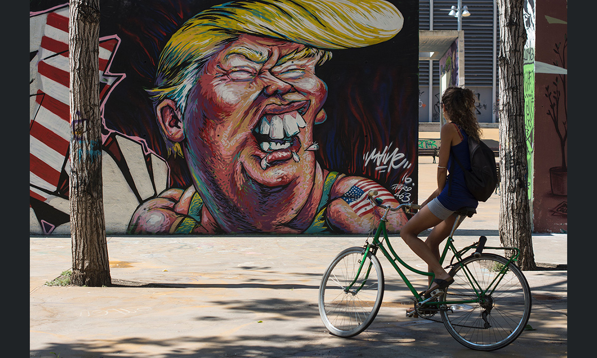 Hillary Clinton vs Donald Trump: il sarcasmo dei detrattori – Foto Hillary Clinton vs Donald Trump: il sarcasmo dei detrattori – Foto