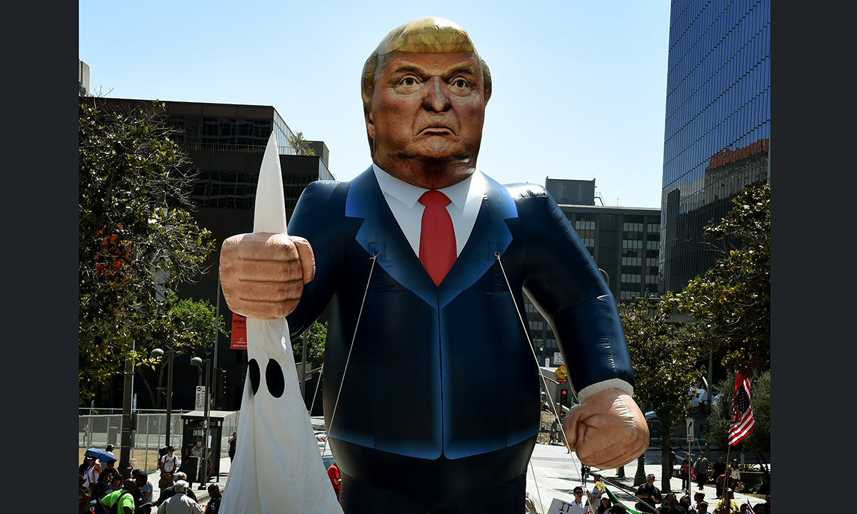 Hillary Clinton vs Donald Trump: il sarcasmo dei detrattori – Foto Hillary Clinton vs Donald Trump: il sarcasmo dei detrattori – Foto