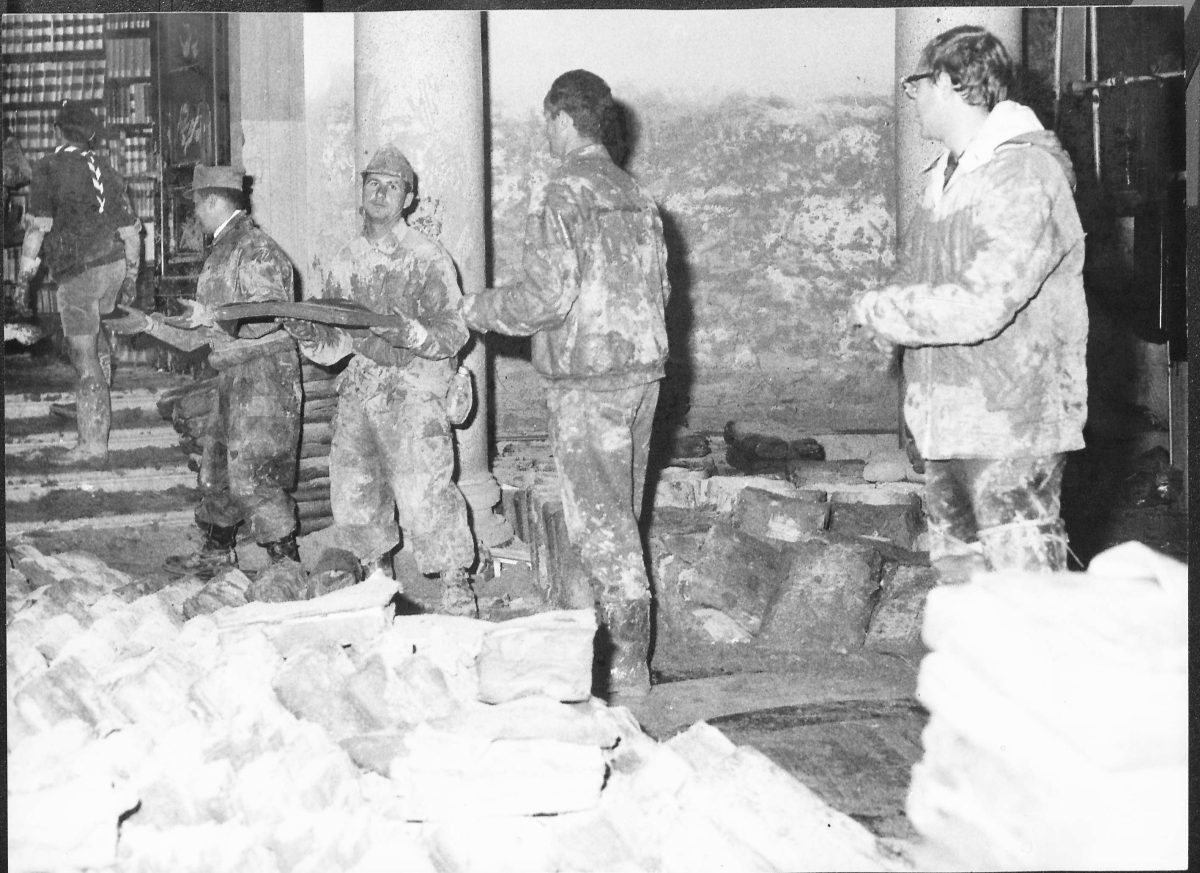 Galleria foto 'Firenze 1966: l’Esercito e l’alluvione – Foto' - foto 12