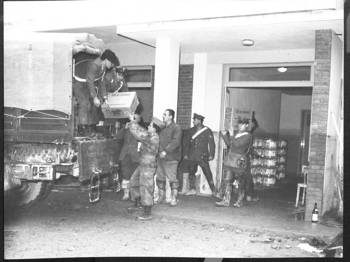 Galleria foto 'Firenze 1966: l’Esercito e l’alluvione – Foto' - foto 11