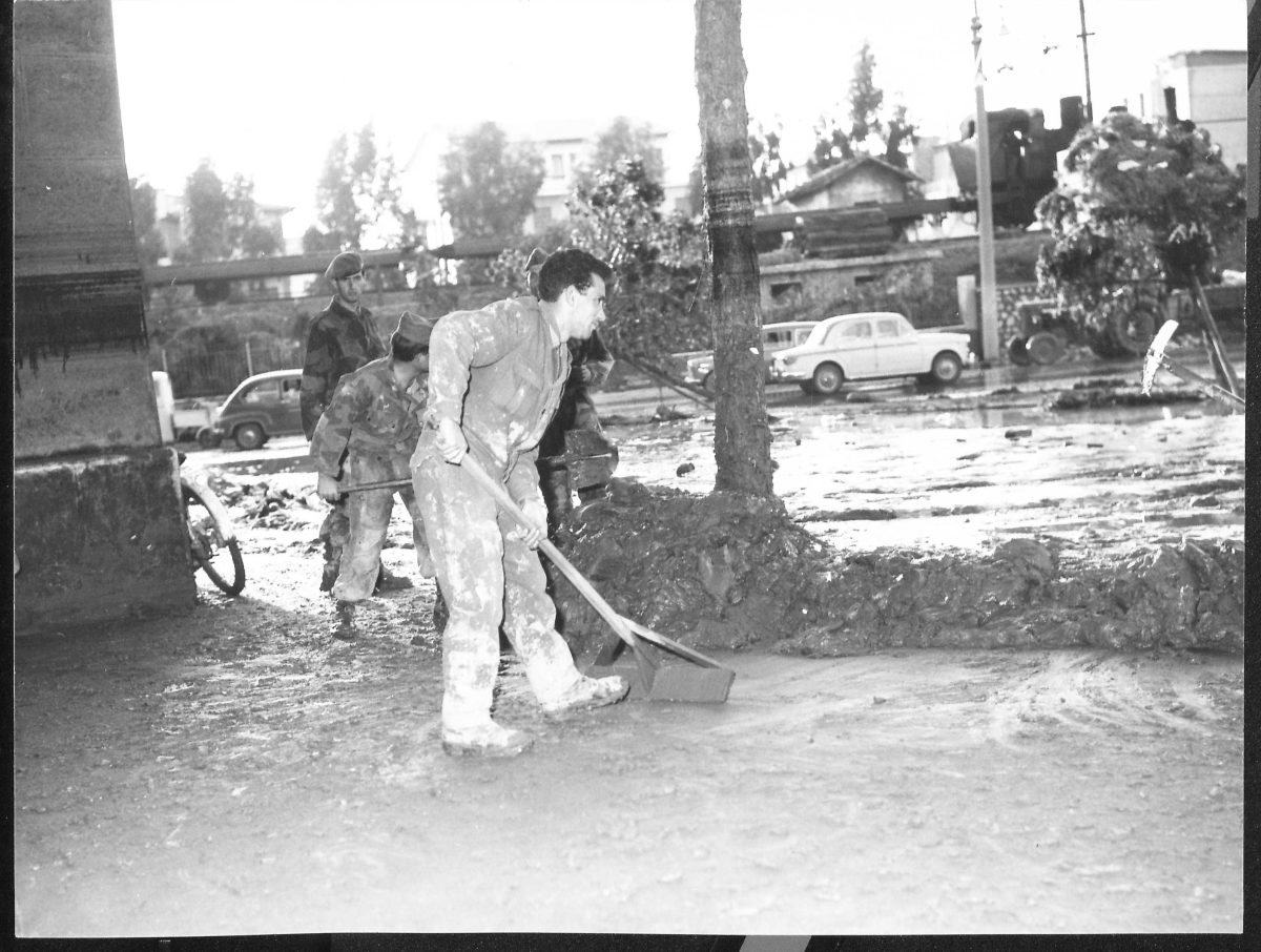 Galleria foto 'Firenze 1966: l’Esercito e l’alluvione – Foto' - foto 10
