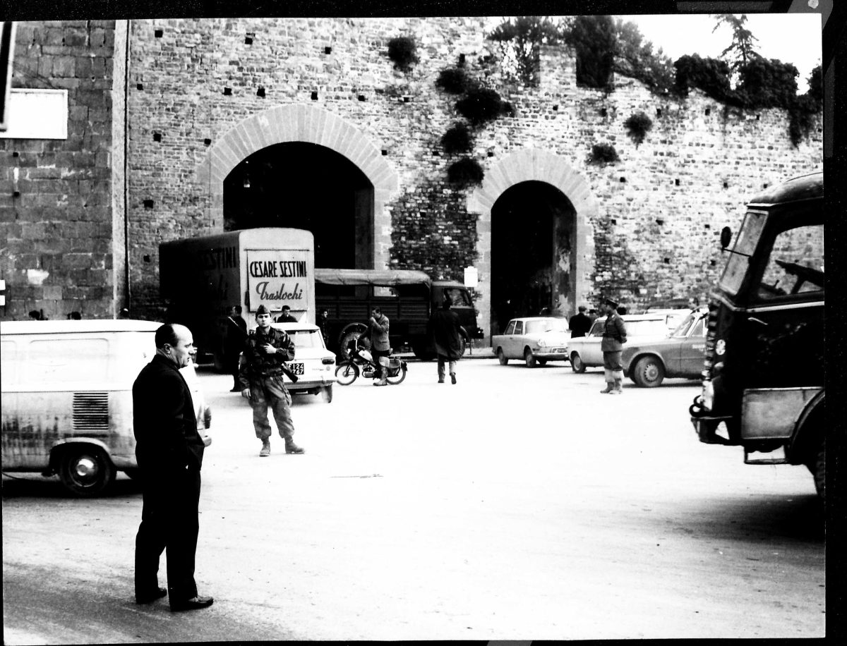 Galleria foto 'Firenze 1966: l’Esercito e l’alluvione – Foto' - foto 6