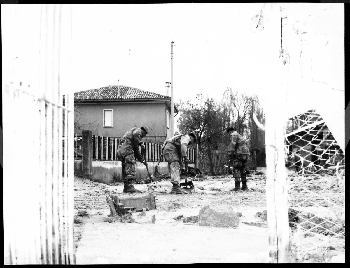Galleria foto 'Firenze 1966: l’Esercito e l’alluvione – Foto' - foto 4